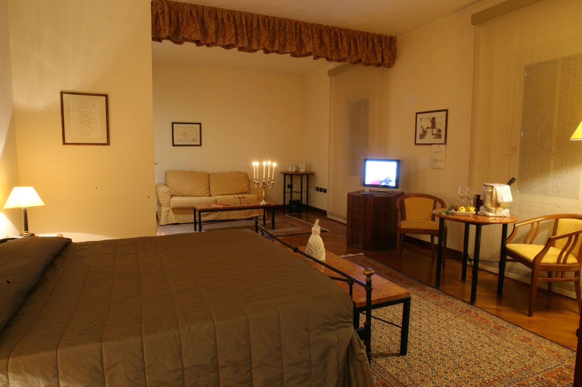 Monte Del Re Hotel Dozza Eksteriør billede