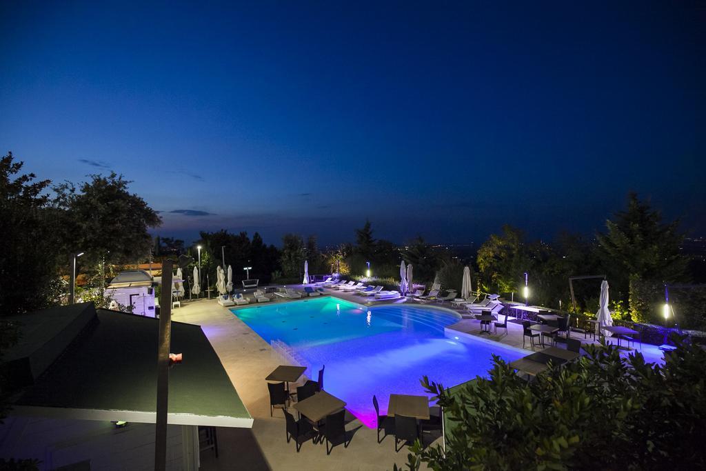 Monte Del Re Hotel Dozza Eksteriør billede